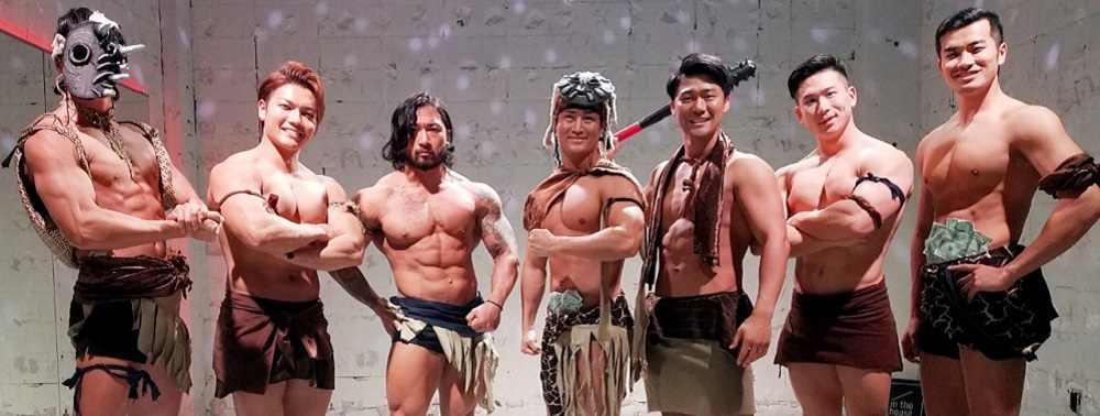 複数名のマッチョをキャスティングした特殊衣装・世界観のある演出例