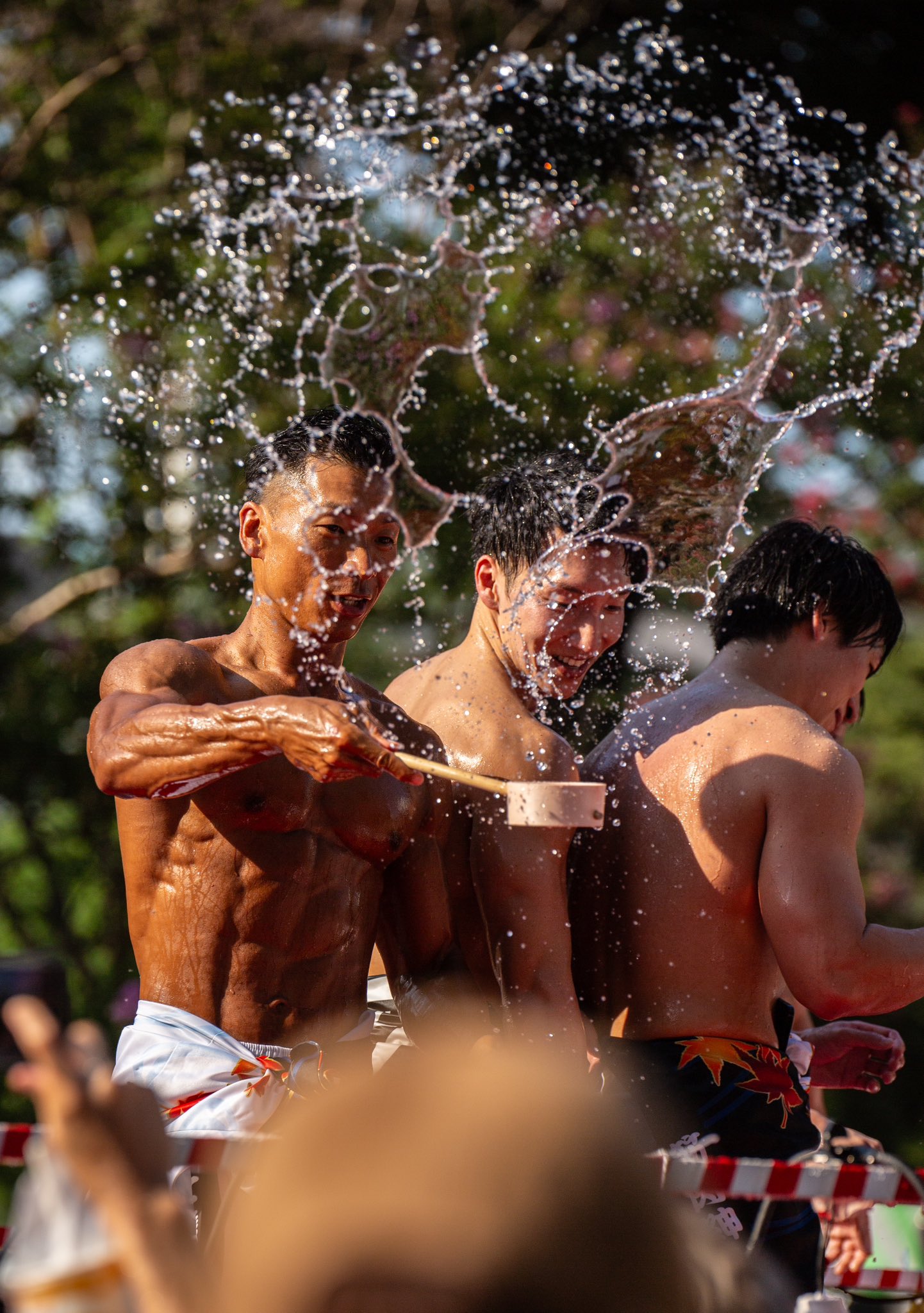 水かけ祭り マッチョ