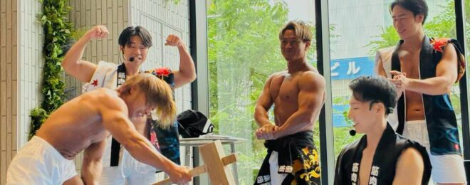 札幌の商業施設ココノススキノで筋肉餅つきイベント