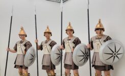 ムーンアートナイト下北沢のTVアニメヒストリエPRイベントに古代マケドニア兵役として出演したALLOUTとボディハッカーのメンバー